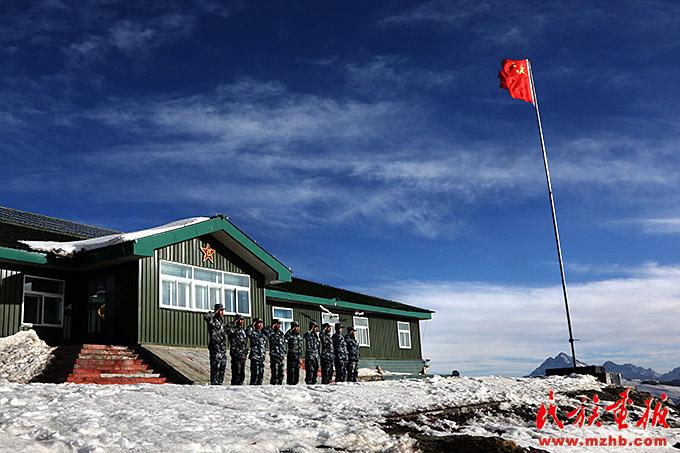 翱翔在雪域高原的“钢铁雄鹰”——驻藏空军部队扎根雪域高原支援西藏建设发展纪实 同心筑梦 第21张