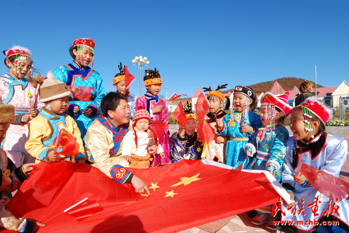 内蒙古各族儿女奋力谱写民族团结进步新篇章 同心筑梦 第1张