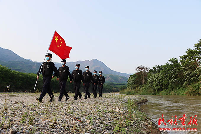 “军赛铁拳”的民族团结情 图片报道 第2张-民族画报