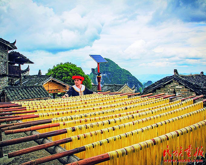 小康村里看小康——民族地区小康村繁荣发展景象 壮丽征程 第12张