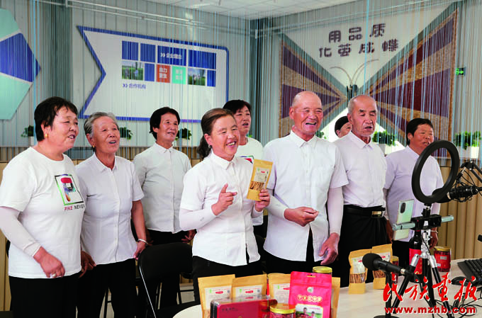 易地扶贫搬让幸福日子芝麻开花节节高 壮丽征程 第26张-民族画报