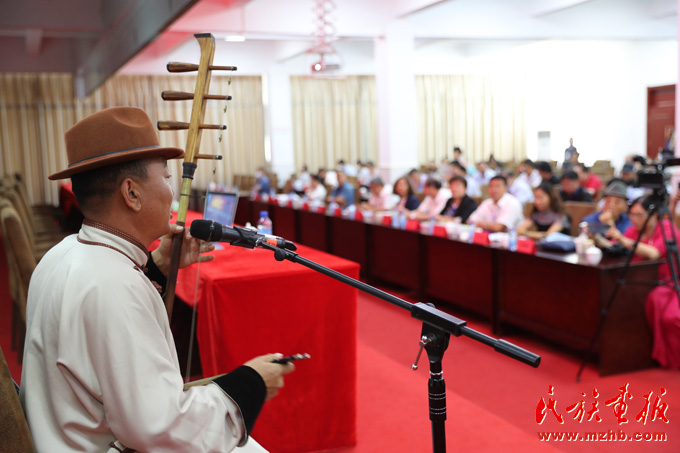 纪念曲艺大师琶杰诞辰120周年暨扎鲁特历史文化学术研讨会在内蒙古扎鲁特旗举行 图片报道 第2张
