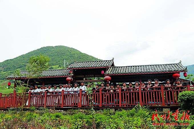 怒江傈僳音乐小镇： 绘就文旅融合发展新篇章 | 牢记嘱托 建设好泸水美丽家园 同心筑梦 第7张