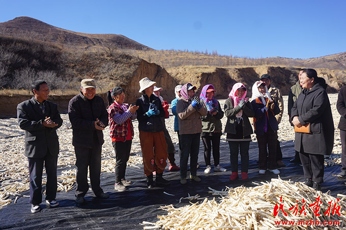 内蒙古自治区赤峰市迅速掀起学习宣传贯彻党的二十大精神热潮 图片报道 第7张