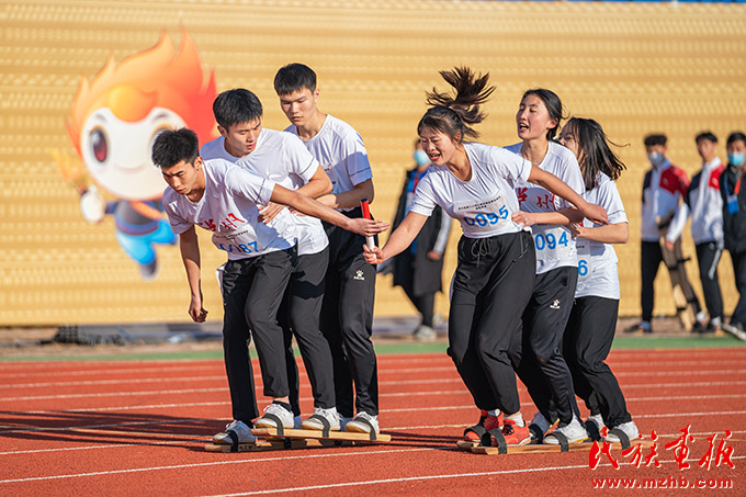 四川省第十六届少数民族传统体育运动会板鞋竞速项目精彩瞬间 图片报道 第3张