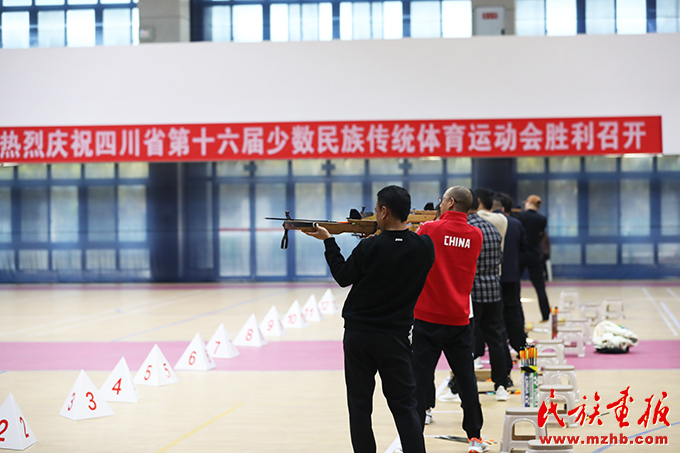 四川省第十六届少数民族传统体育运动会射弩项目精彩瞬间 图片报道 第2张