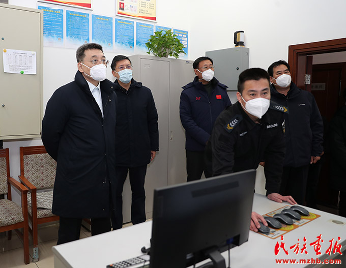 潘岳走访看望春节期间值班执勤工作人员 时政要闻 第3张