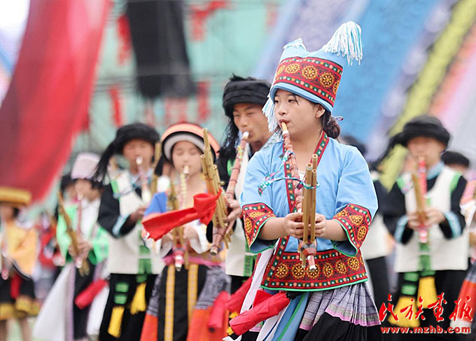 广西隆林举办系列活动庆祝自治县成立70周年 图片报道 第5张
