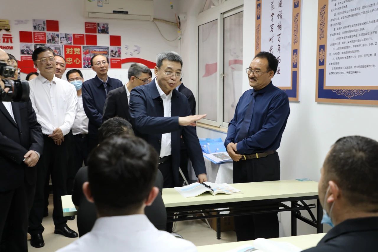 潘岳在广东调研时强调：切实把城市打造为铸牢中华民族共同体意识和促进各民族交往交流交融的重要平台 时政要闻 第2张