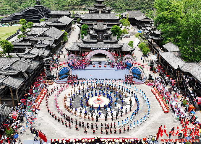湖南省龙山县举办首届旅游发展大会暨第八届中国·龙山舍巴日活动 图片报道 第1张
