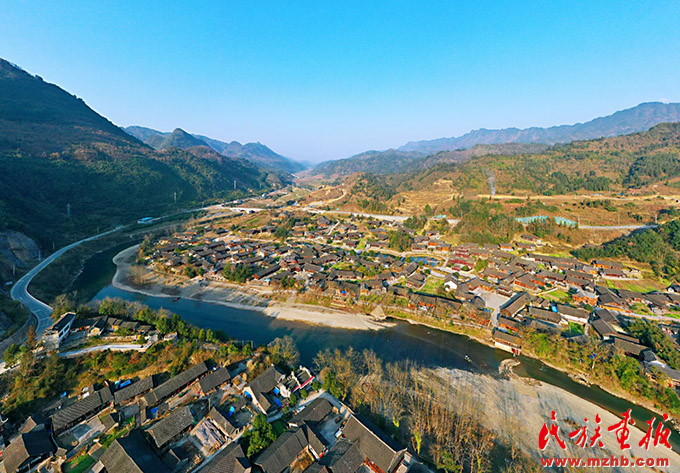 湖南省龙山县举办首届旅游发展大会暨第八届中国·龙山舍巴日活动 图片报道 第3张