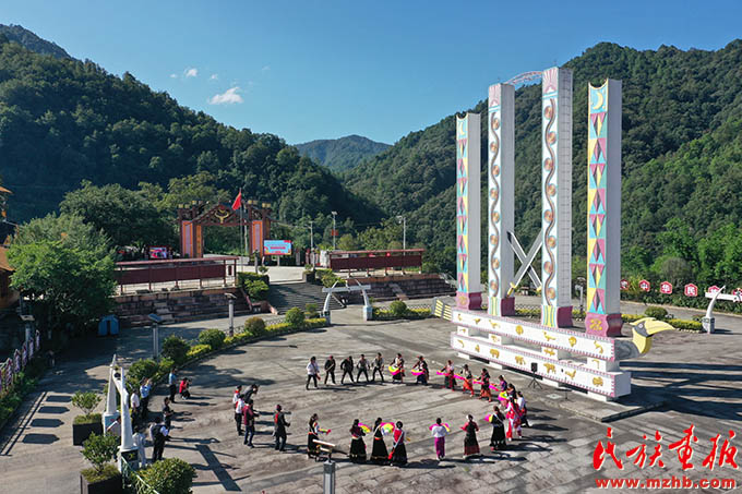 朝着幸福生活，我们阔步前进！——泸水市现代化边境幸福村建设的生动实践 同心筑梦 第14张