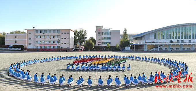 克拉玛依市第三中学：同音，同心，共成长 图片报道 第1张