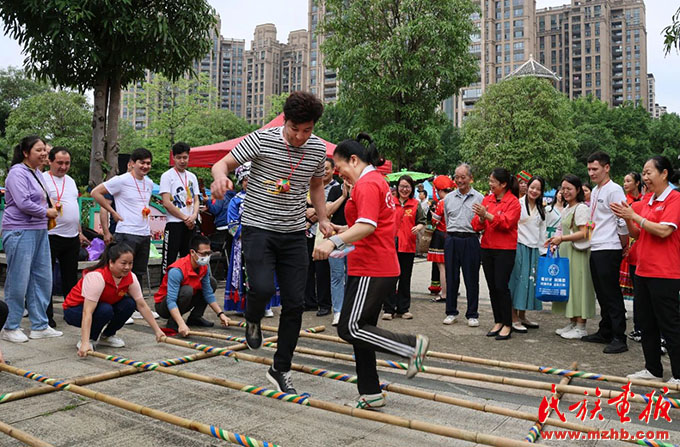 广西贵港：推进铸牢中华民族共同体意识工作“走在前” 图片报道 第3张