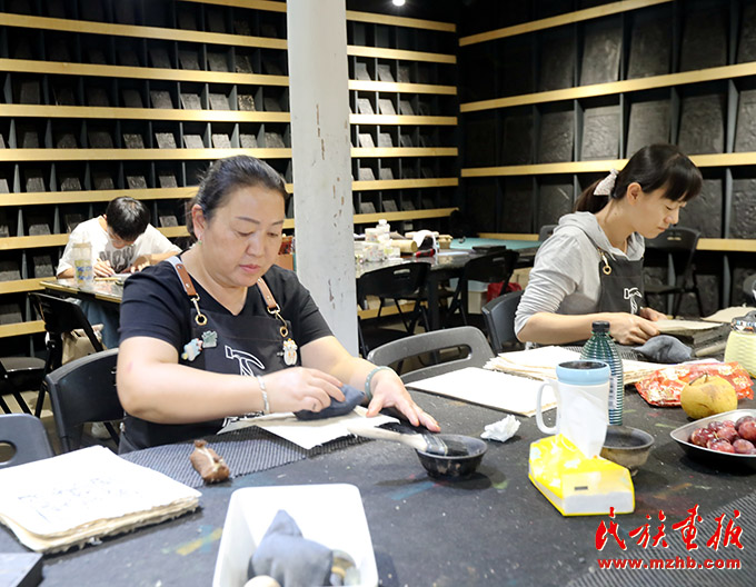 喜洲古镇：非遗文旅融合发展 拓宽百姓致富路 同心筑梦 第2张