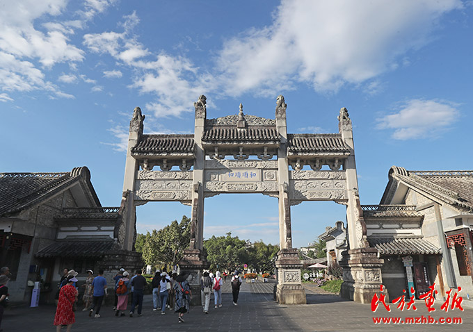 和顺古镇：文旅融合促进各民族交往交流交融 同心筑梦 第1张