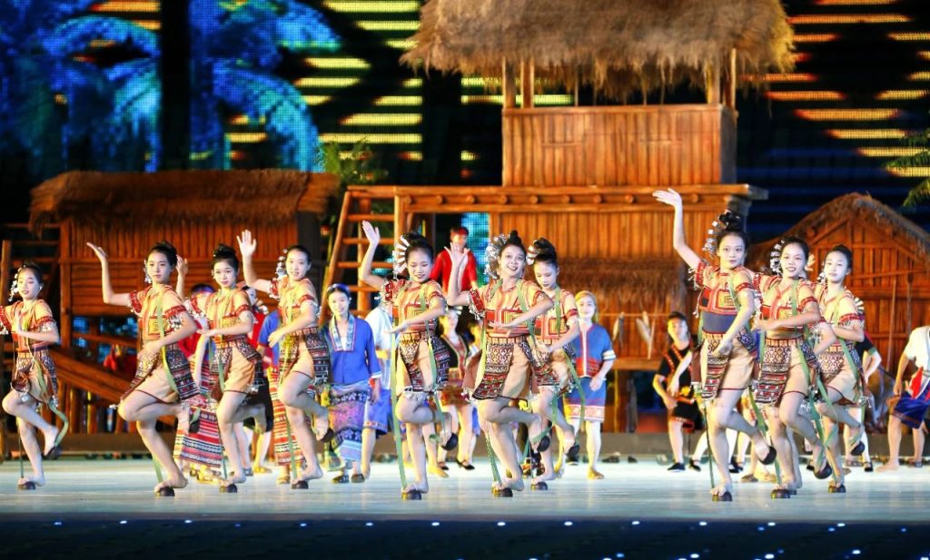 中华民族大家庭 同心圆梦新征程|开幕式文体展演上篇《天下一脉》 第十二届全国少数民族传统体育运动会 第5张