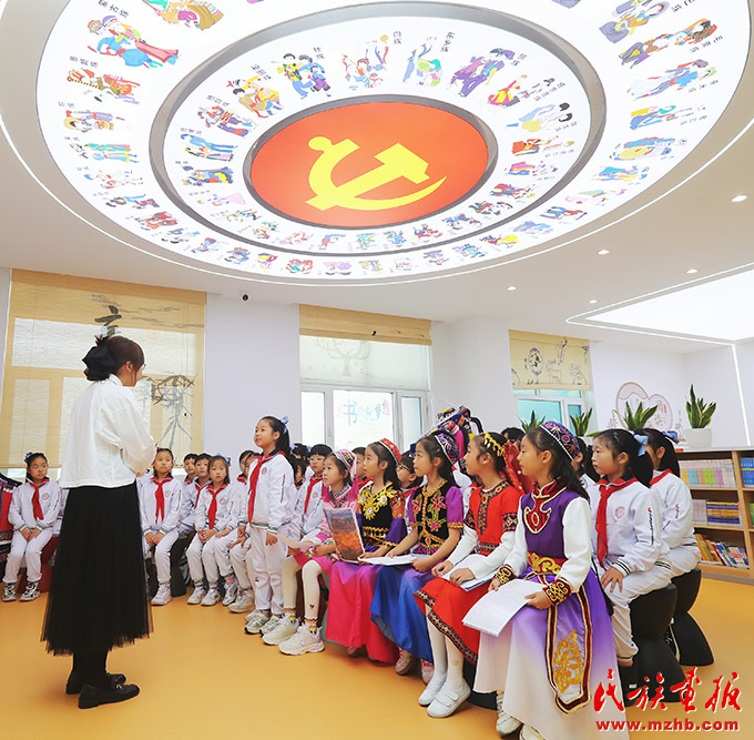 延边州铸牢中华民族共同体意识理论与实践座谈会暨现场学习交流活动举行 图片报道 第4张
