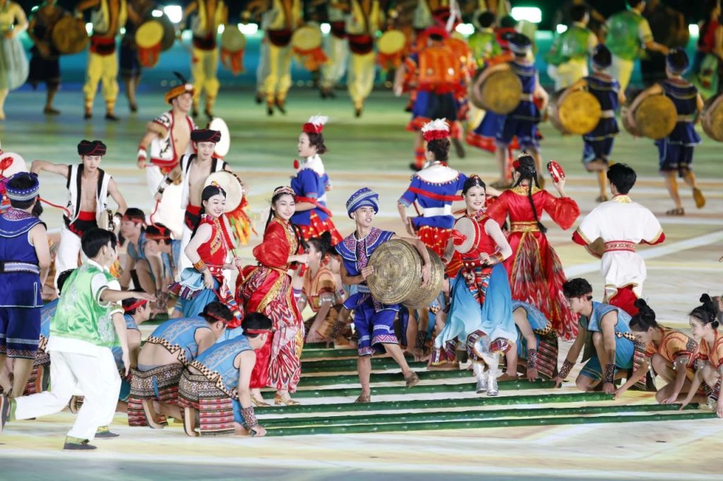 中华民族大家庭 同心圆梦新征程|开幕式文体展演上篇《天下一脉》 第十二届全国少数民族传统体育运动会 第20张