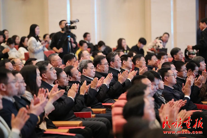 “全国民族团结进步模范事迹报告会”在北京举行 时政要闻 第2张