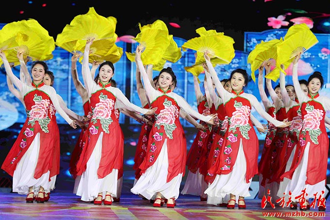 云南省第二届民族团结进步大舞台系列活动曲靖专场精彩上演 图片报道 第2张