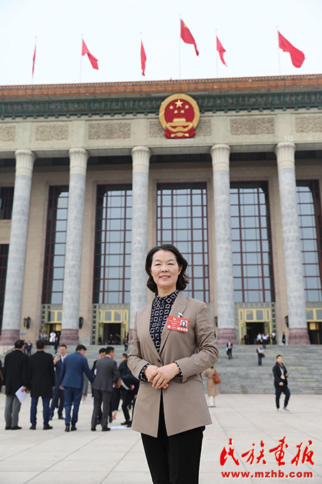 代表委员话“铸牢”|全国政协委员高金凤：用心耕耘 静待花开 图片报道 第1张