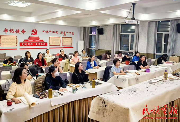 内蒙古锡林浩特“石榴籽”职工夜校创设“铸牢”新课堂‌ 图片报道 第3张