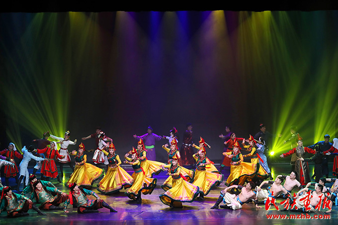 《多彩呼伦贝尔》专场演出北京首演拉开全国巡演大幕 图片报道 第1张