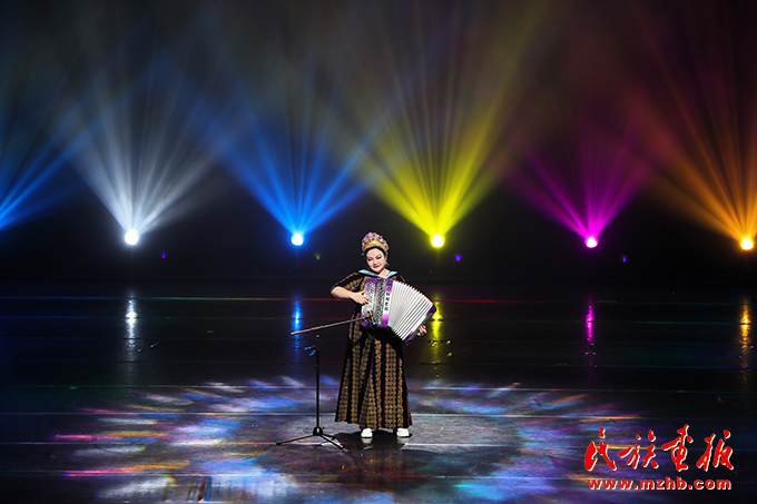 《多彩呼伦贝尔》专场演出北京首演拉开全国巡演大幕 图片报道 第9张