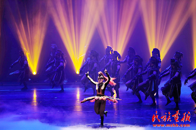 《多彩呼伦贝尔》专场演出北京首演拉开全国巡演大幕 图片报道 第13张