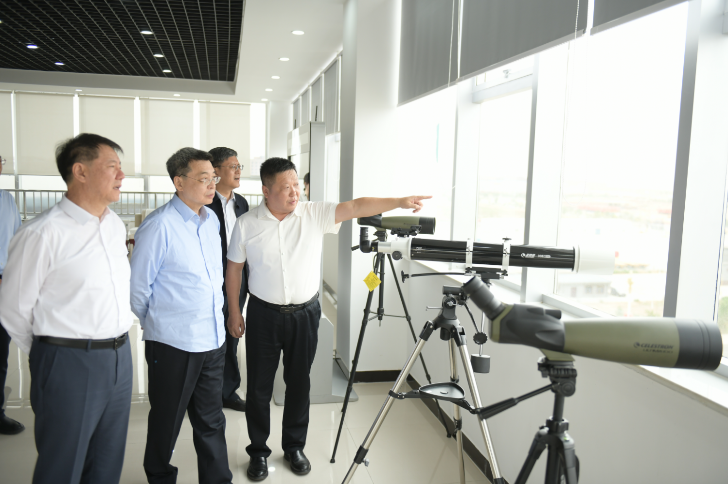 潘岳在内蒙古调研时强调：以推进中华民族共同体建设为主线推动边疆民族地区高质量发展 时政要闻 第2张