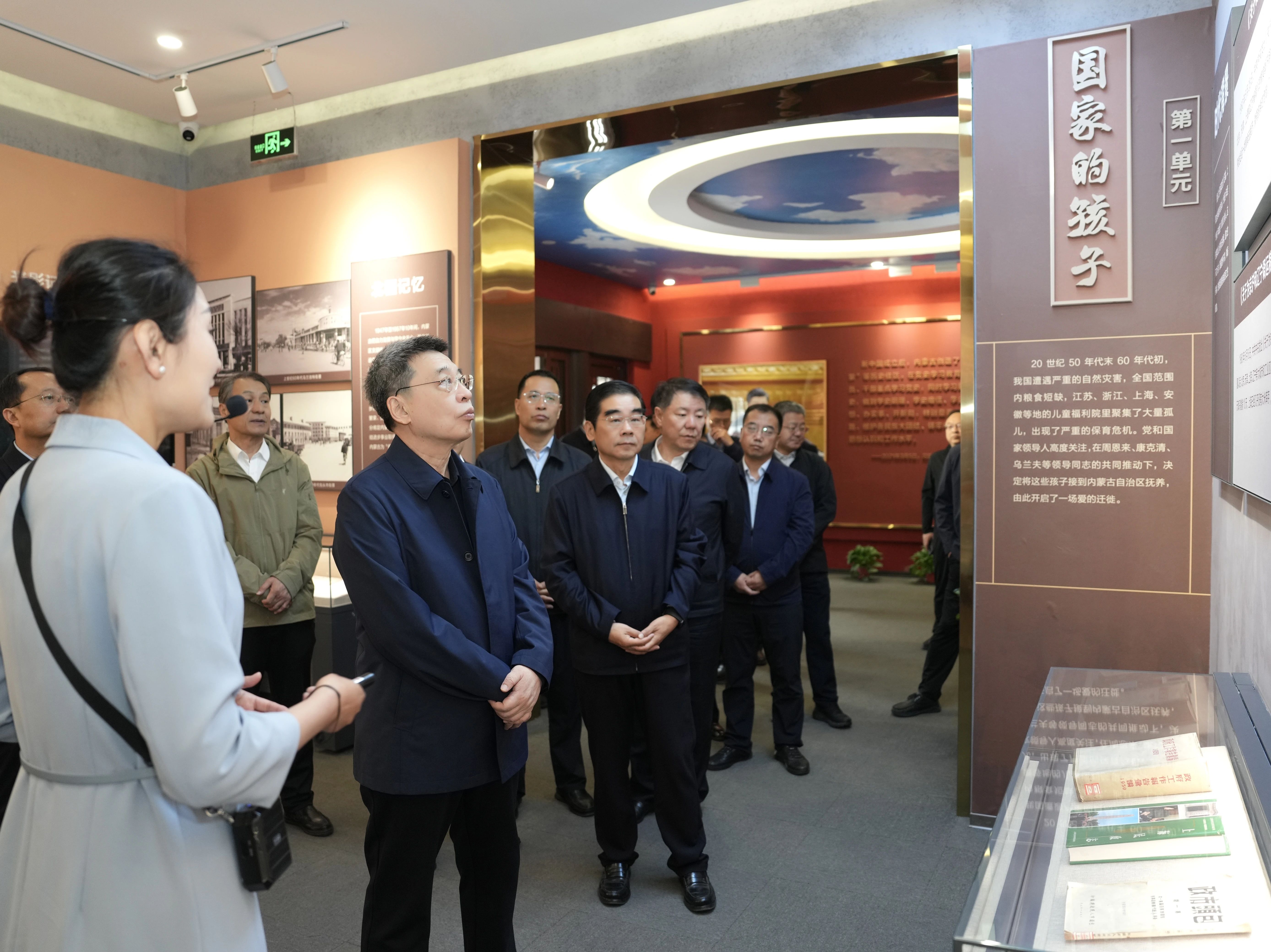 潘岳在内蒙古调研时强调：以推进中华民族共同体建设为主线推动边疆民族地区高质量发展 时政要闻 第1张