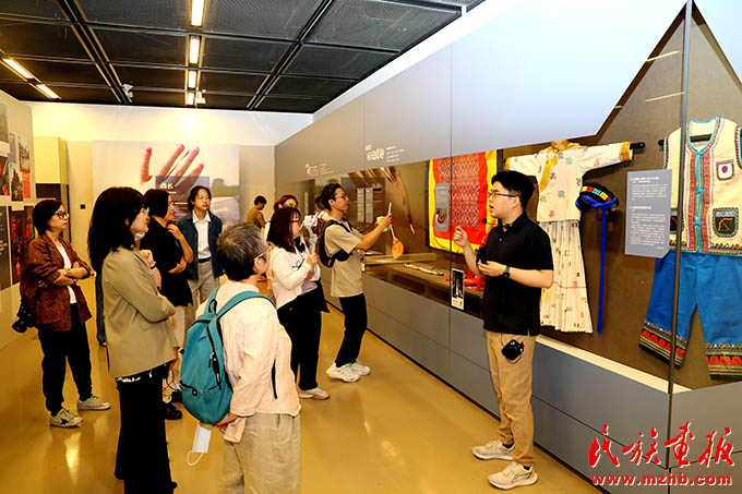“我们这样长大——中国各民族的养育、玩乐与成长”展览开展 图片报道 第7张