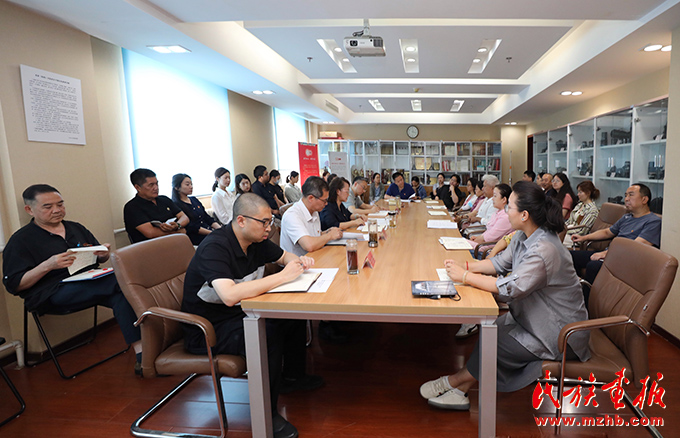 民族画报社召开深入贯彻中央八项规定精神学习教育警示教育大会暨专题党课 时政要闻 第1张