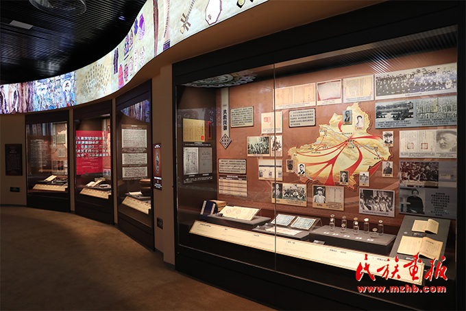 铸牢中华民族共同体意识文物古籍展“西藏专展”“新疆专展”在北京民族文化宫举办 图片报道 第3张